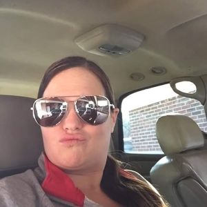 Meet your Posher, Carole